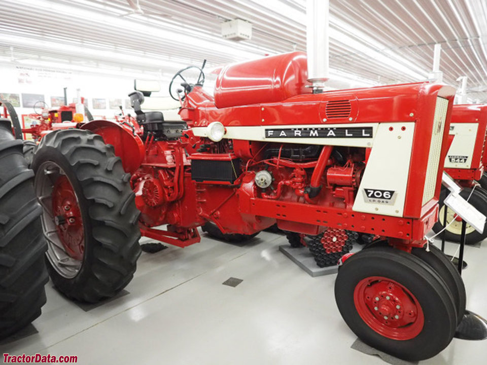Farmall 706 with LP-gas engine.