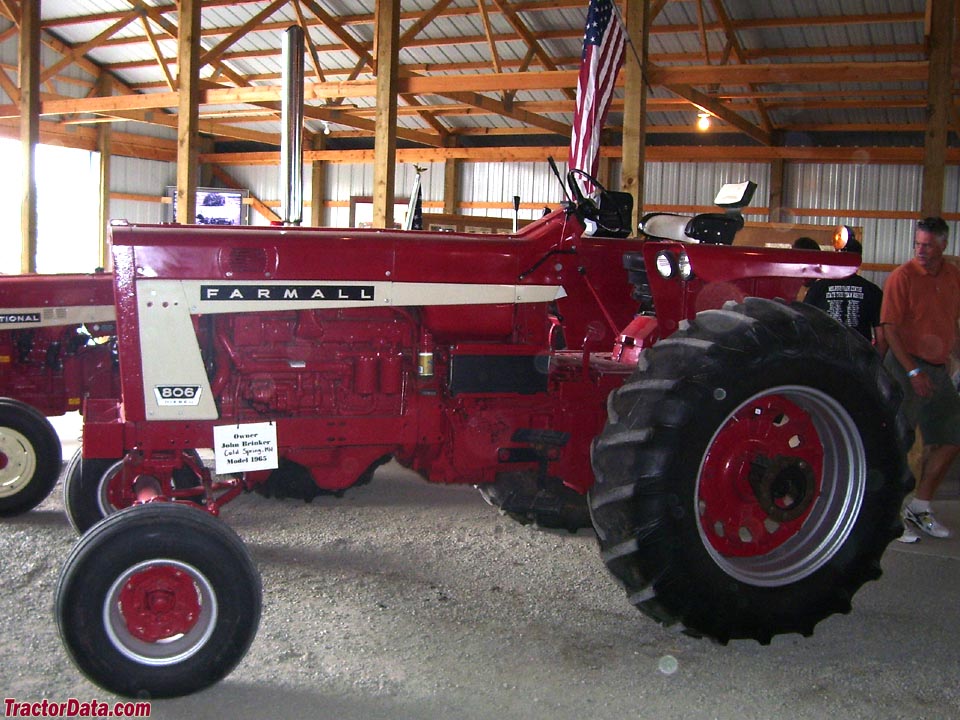 Farmall 806