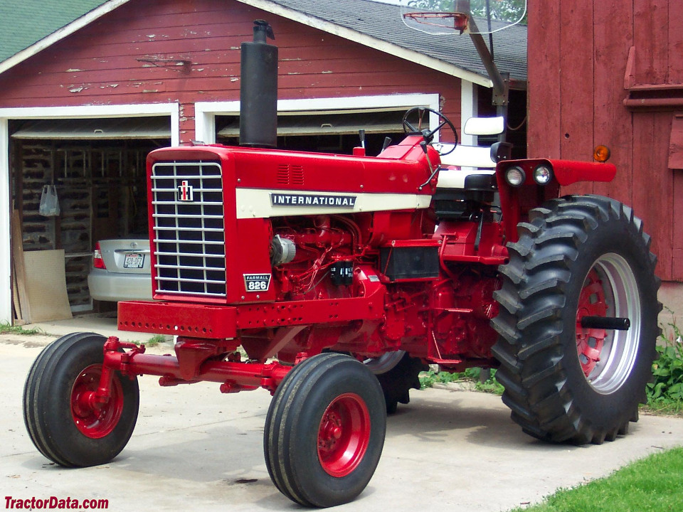 Wide-front Farmall 826, front-left