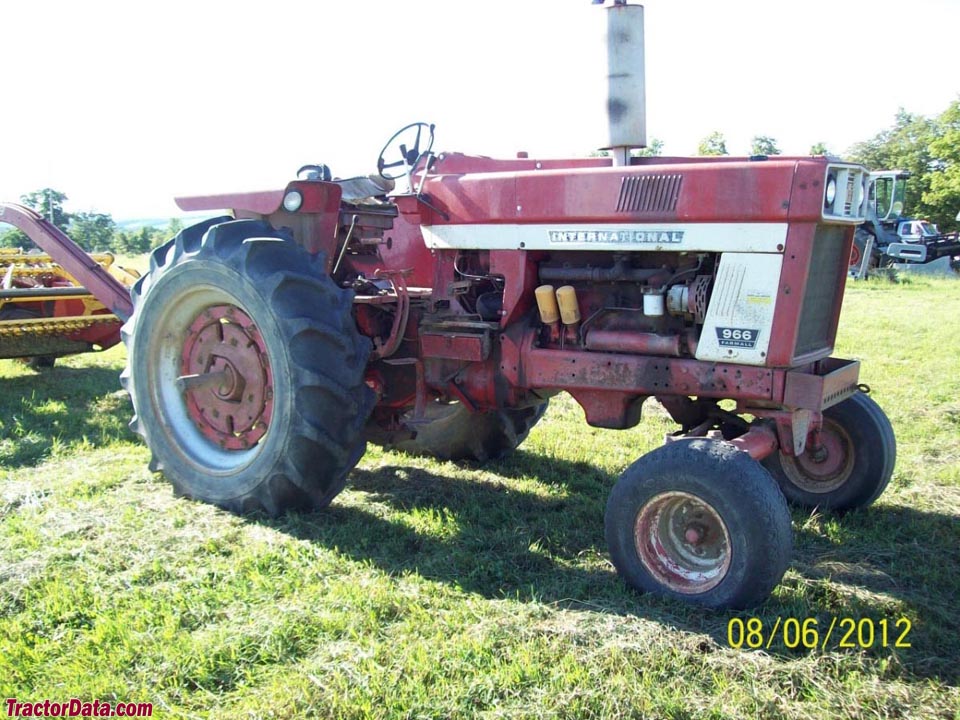 Farmall 966