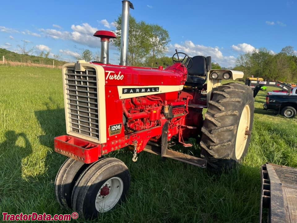 Farmall 1206 with tricycle front end.