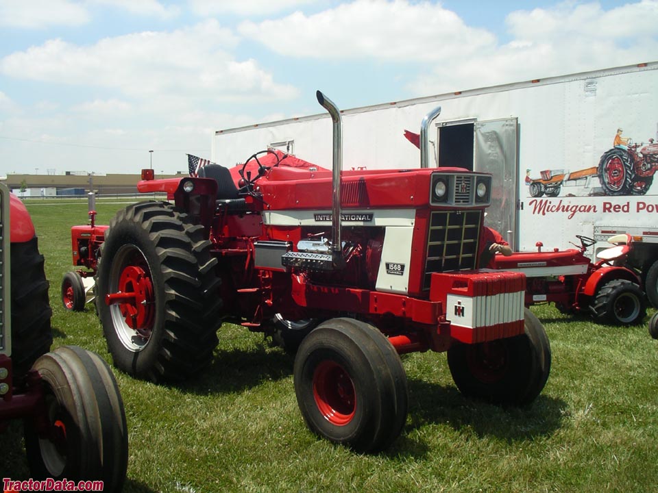 Farmall 1568