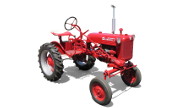 Farmall Cub tractor photo