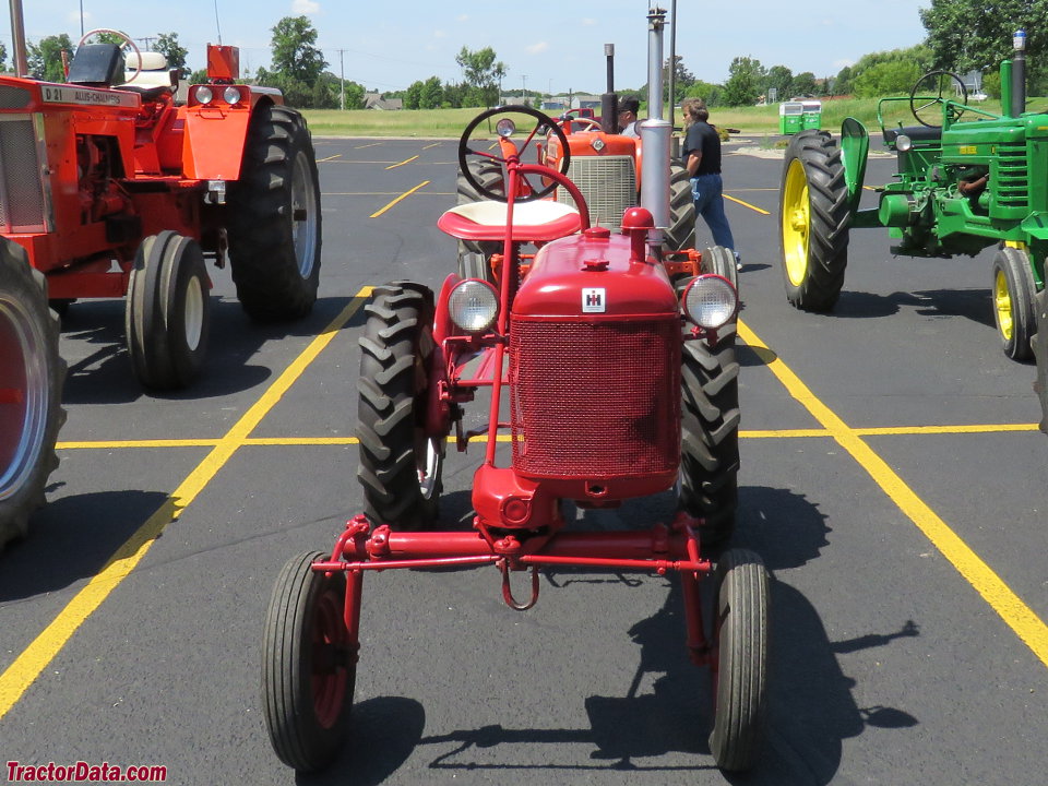 Farmall Cub