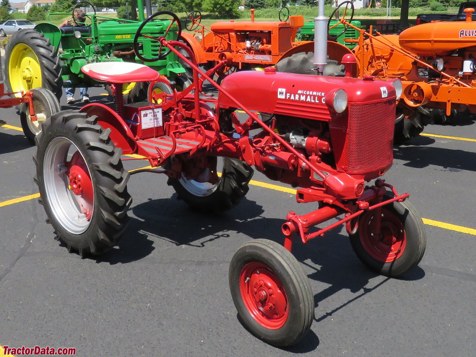 Farmall Cub