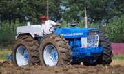 County 1124 7F tractor photo
