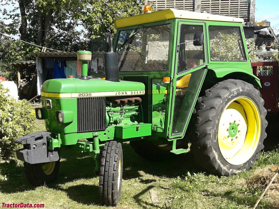 John Deere 2035