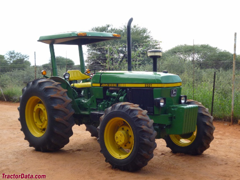 John Deere 2351