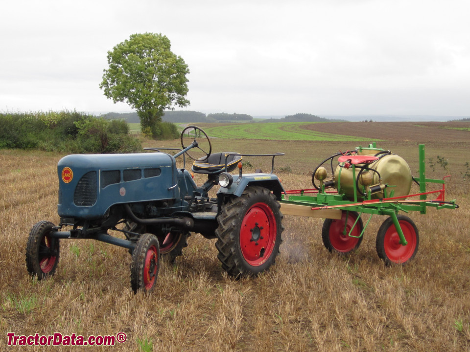 Lanz D1306 with sprayer.