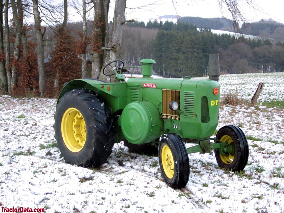 Lanz D6016 in John Deere green and yellow paint.