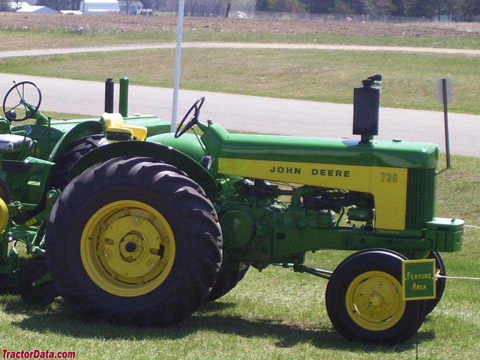 John Deere 730 Standard