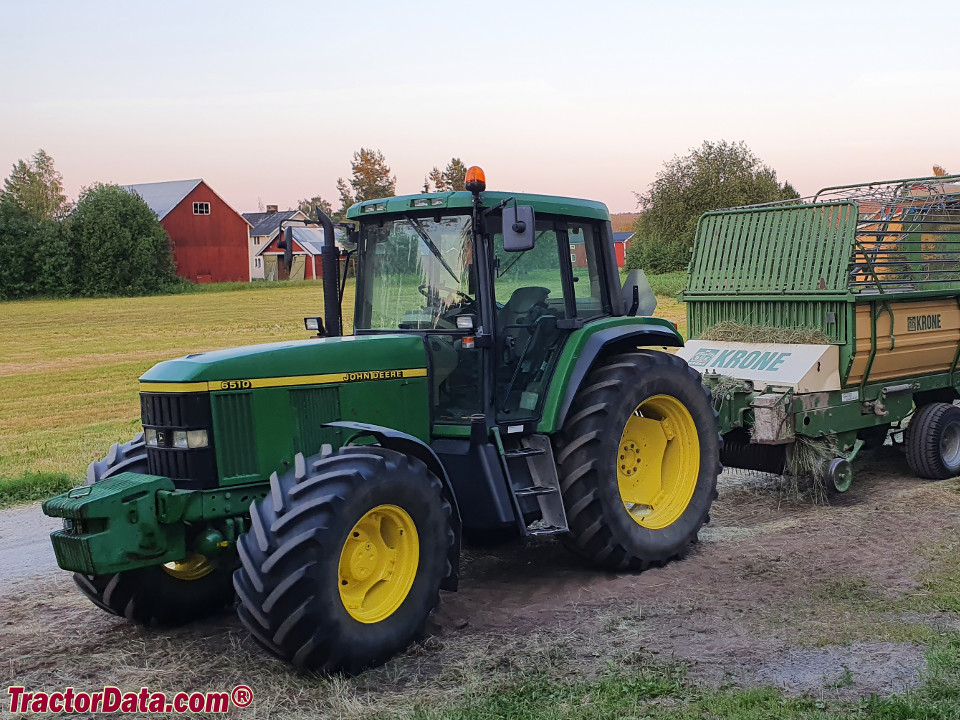 John Deere 6510