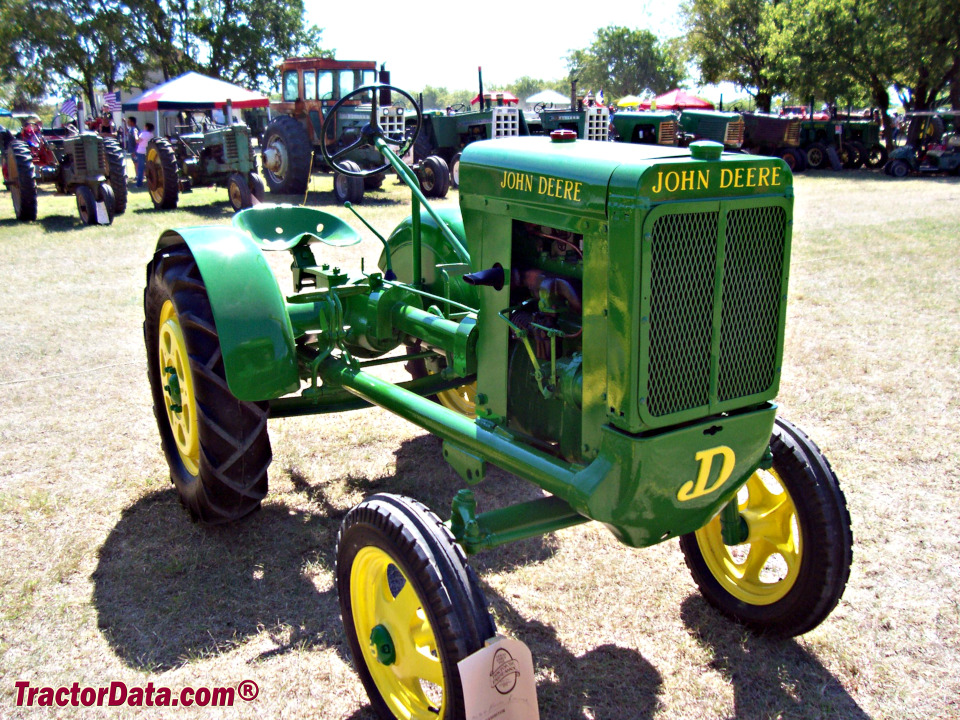 John Deere 62 garden/utility tractor.