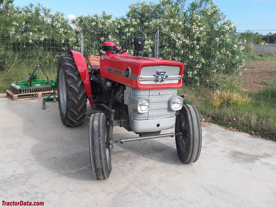 Massey Ferguson 147