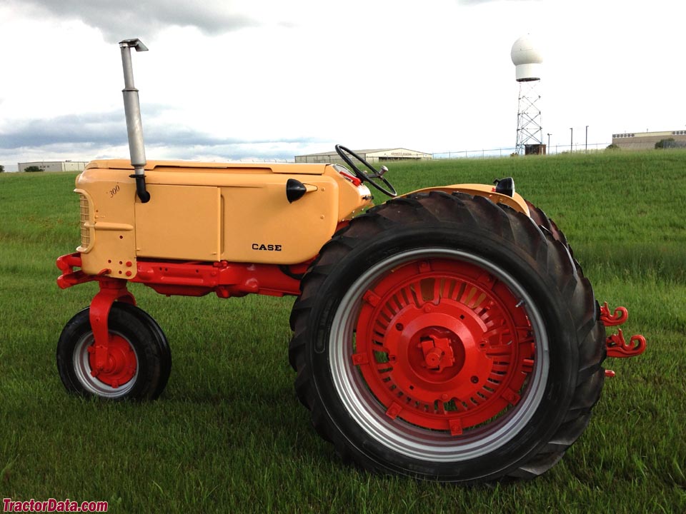 J.I. Case 312 with single front wheel.