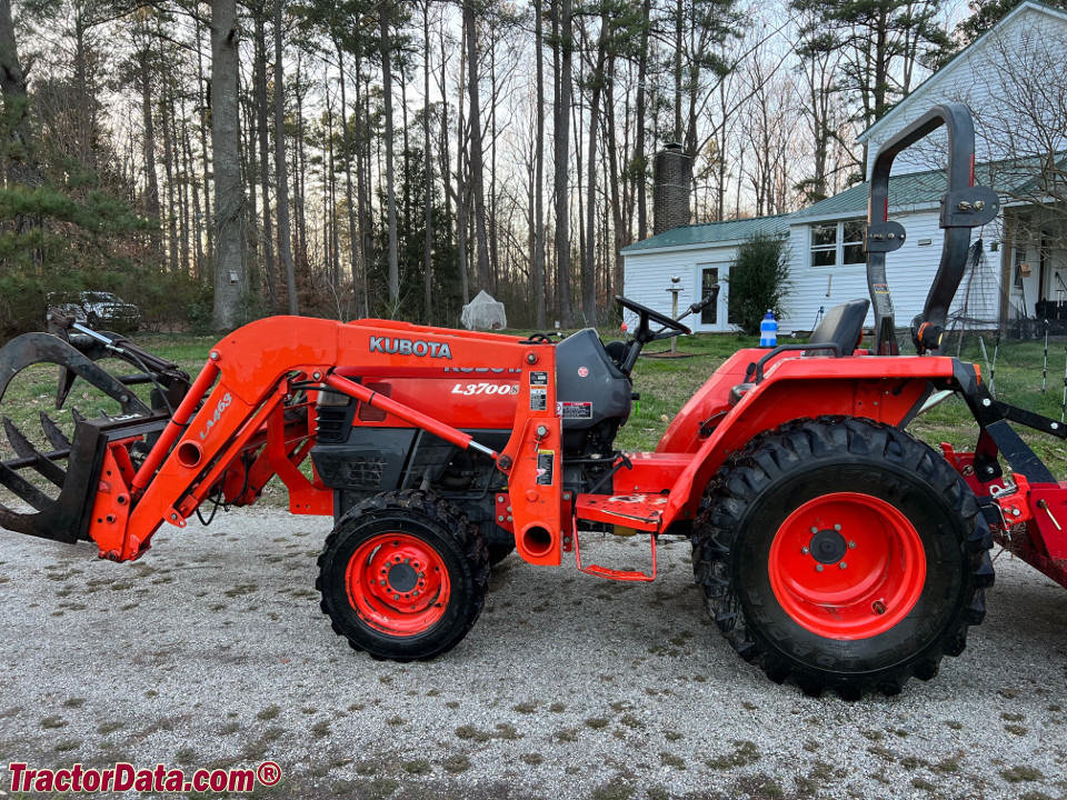 Kubota L3700SU