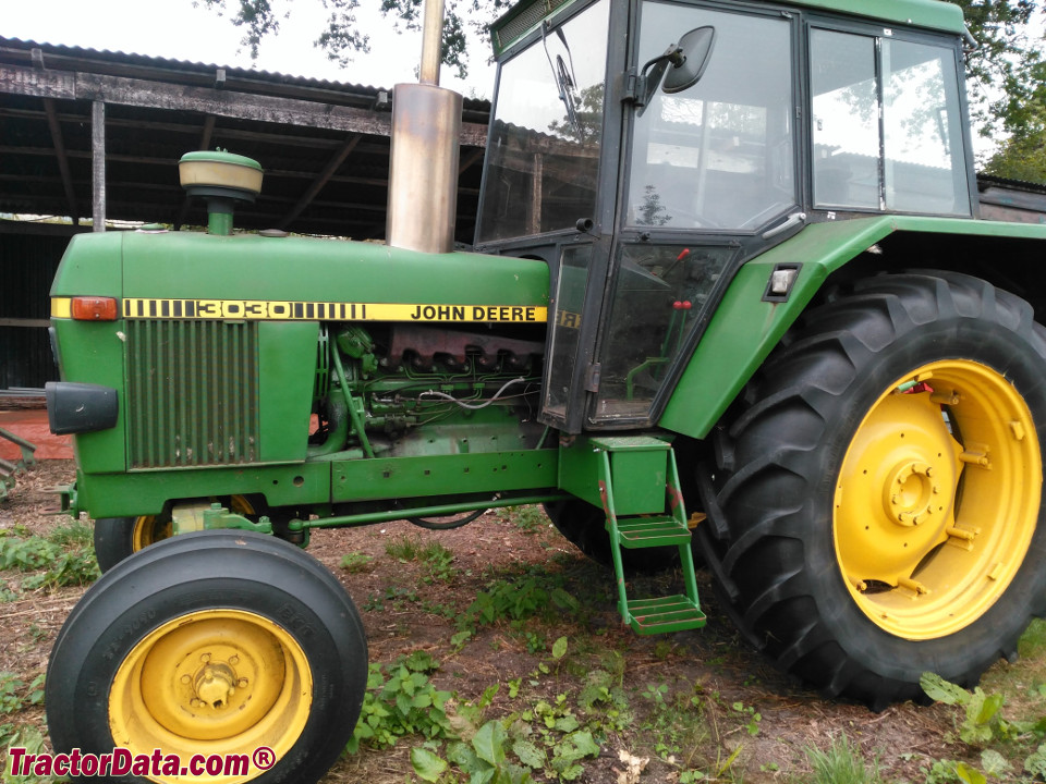 John Deere 3030, right side.