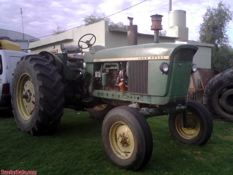 John Deere 3420