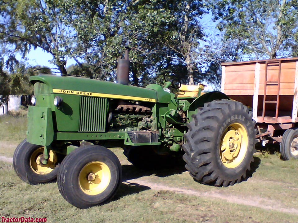 John Deere 4420