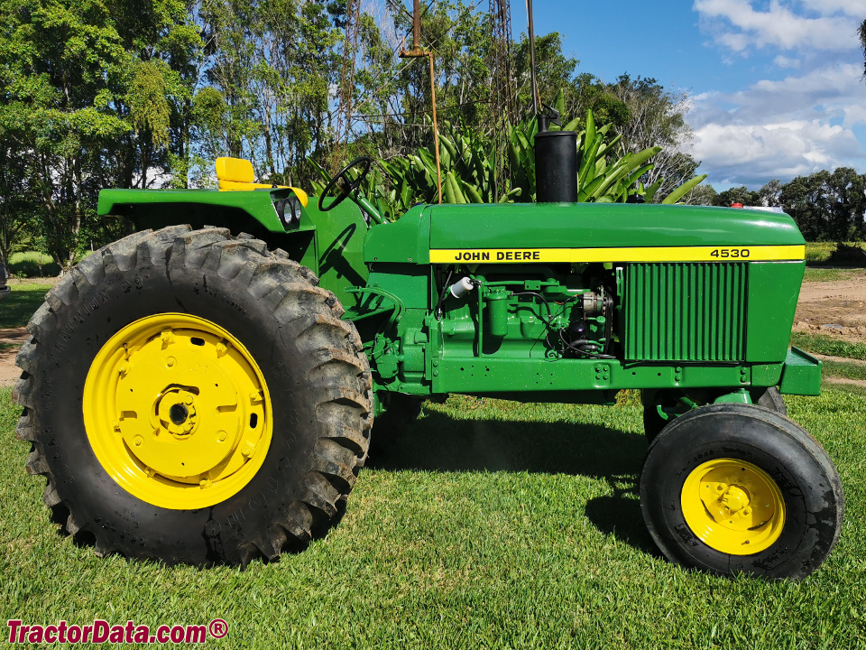 John Deere 4530