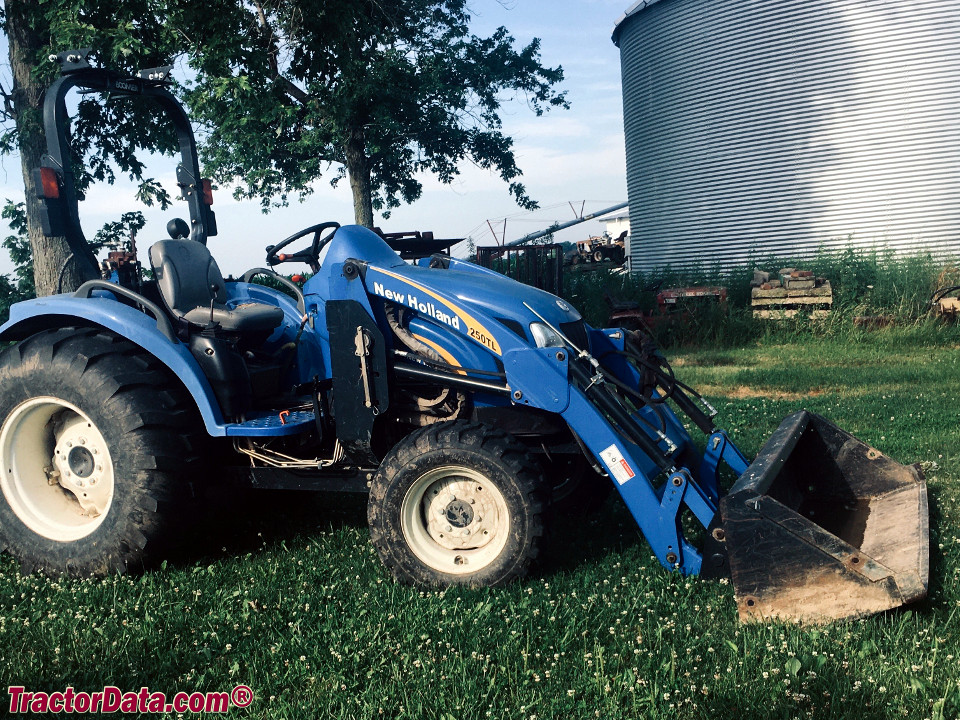 New Holland T2320