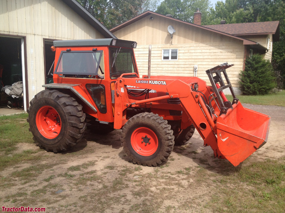 Kubota M4900