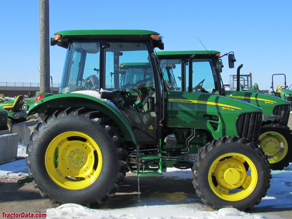 John Deere 5075M