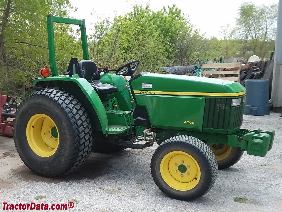 John Deere 4005