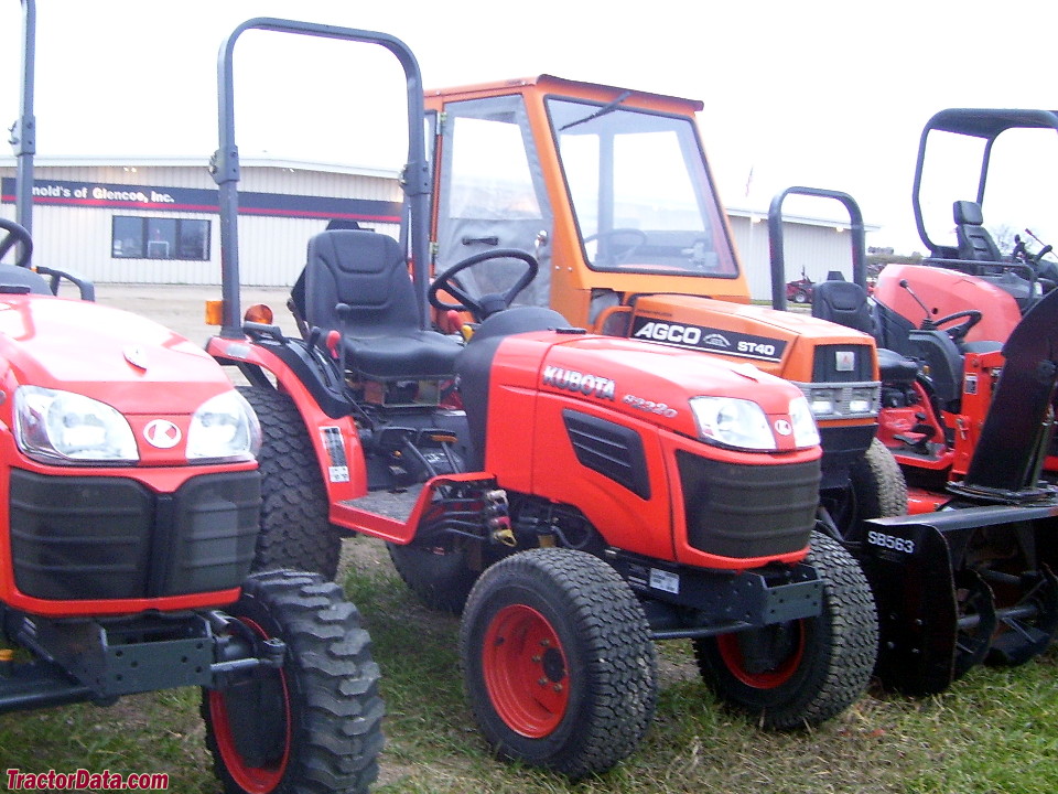 Kubota B2320