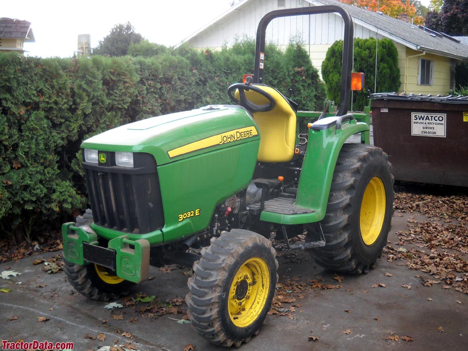 John Deere 3032E compact utility tractor.