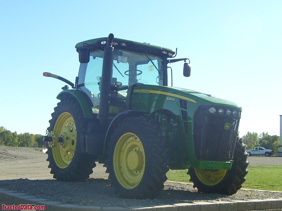 John Deere 8245R