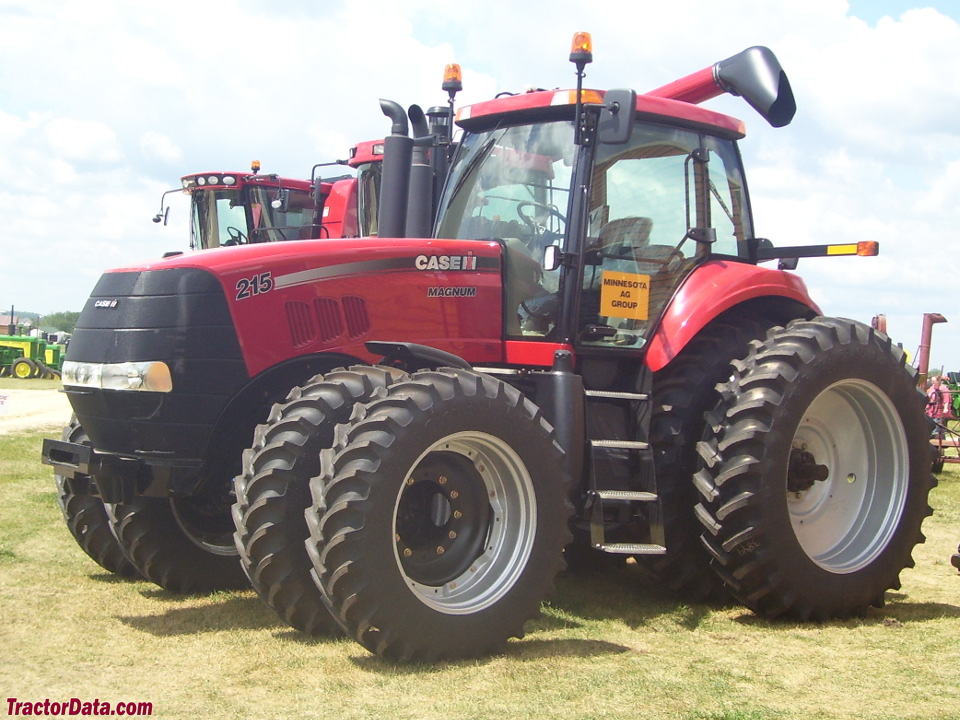 Case IH Magnum 215, left side.