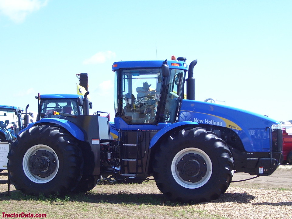 New Holland T9040