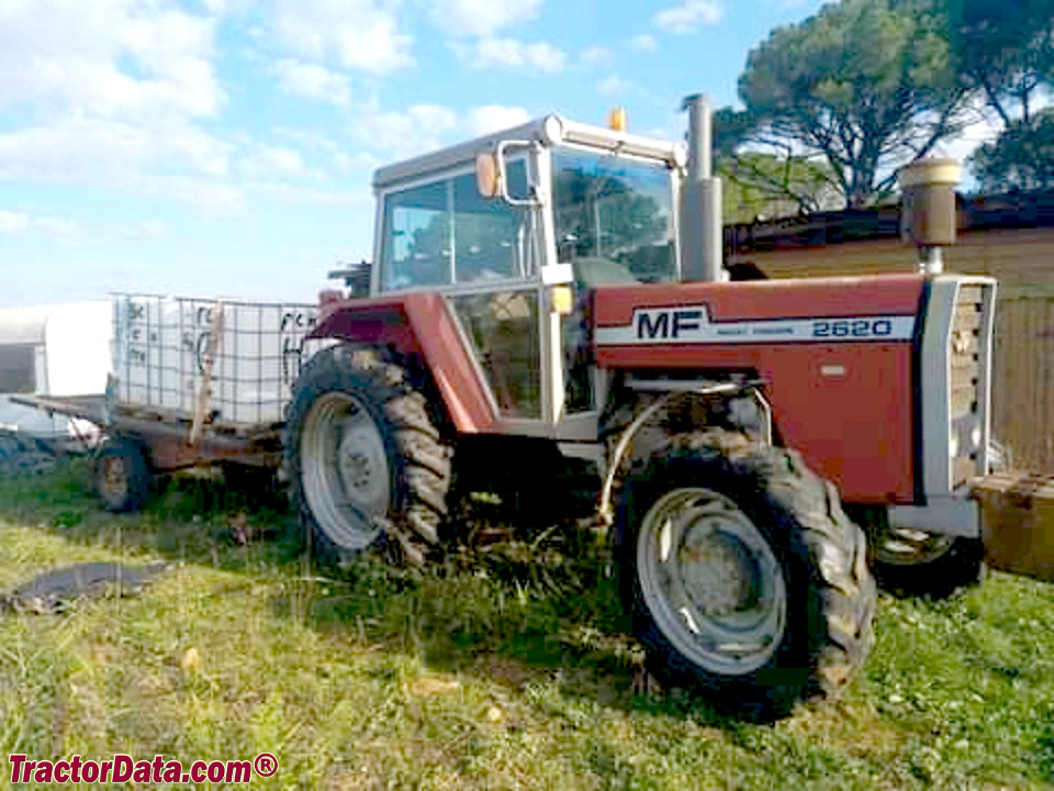 Massey Ferguson 2620, right side.