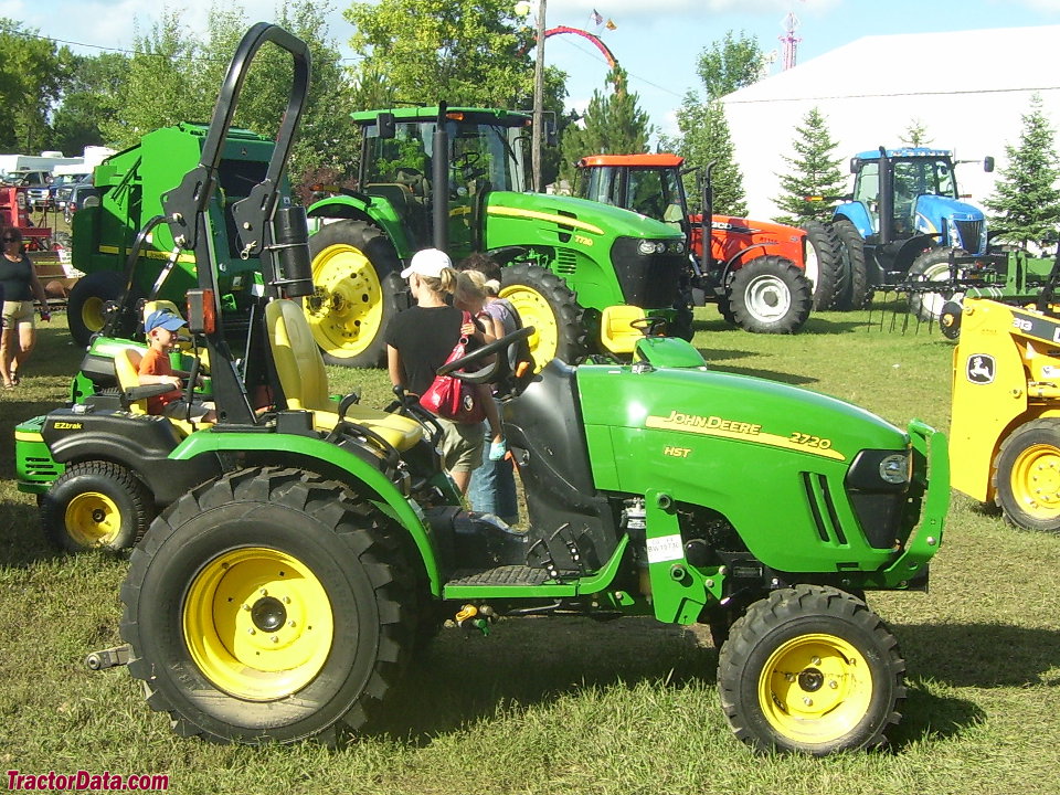 John Deere 2720