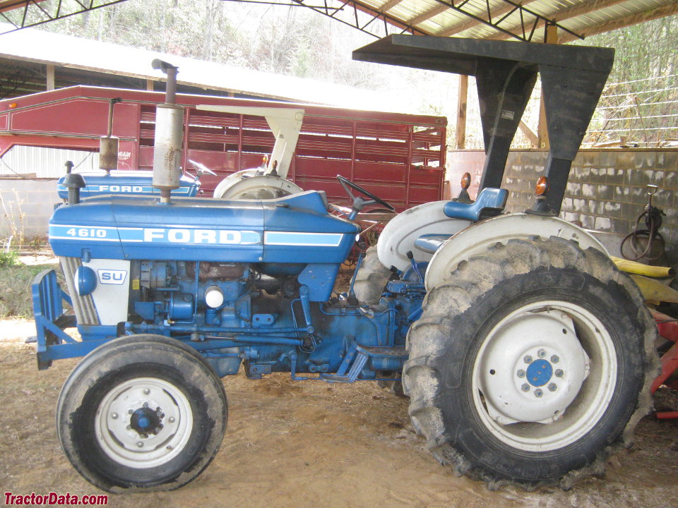 Ford 4610SU Special Utility tractor.
