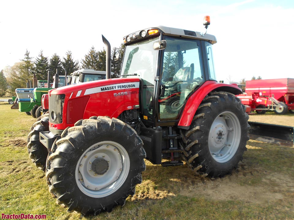 Massey Ferguson 5455, front-left view.