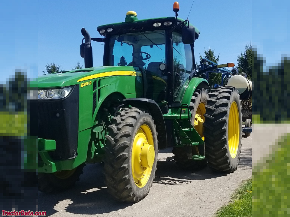 John Deere 8285R