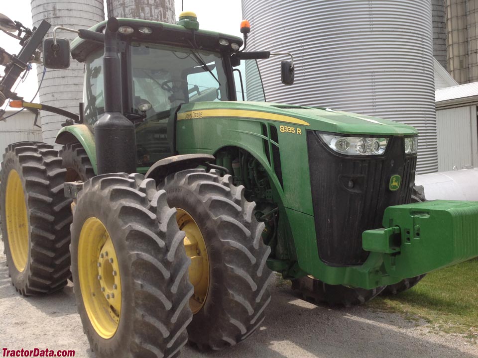 John Deere 8335R