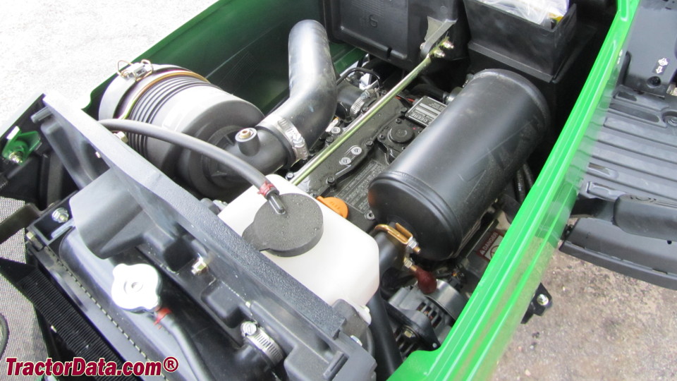 John Deere 1023E engine image