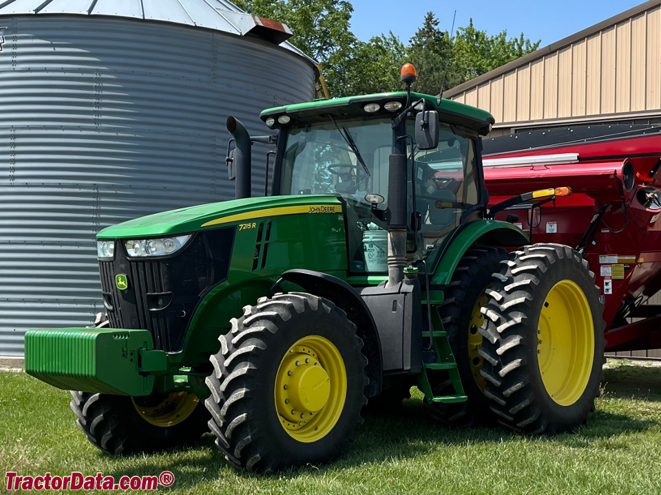 John Deere 7215R