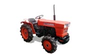 Kubota L2000 tractor photo