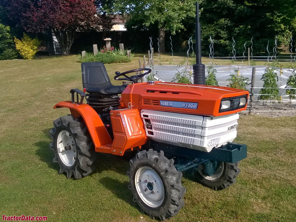 Kubota B1200