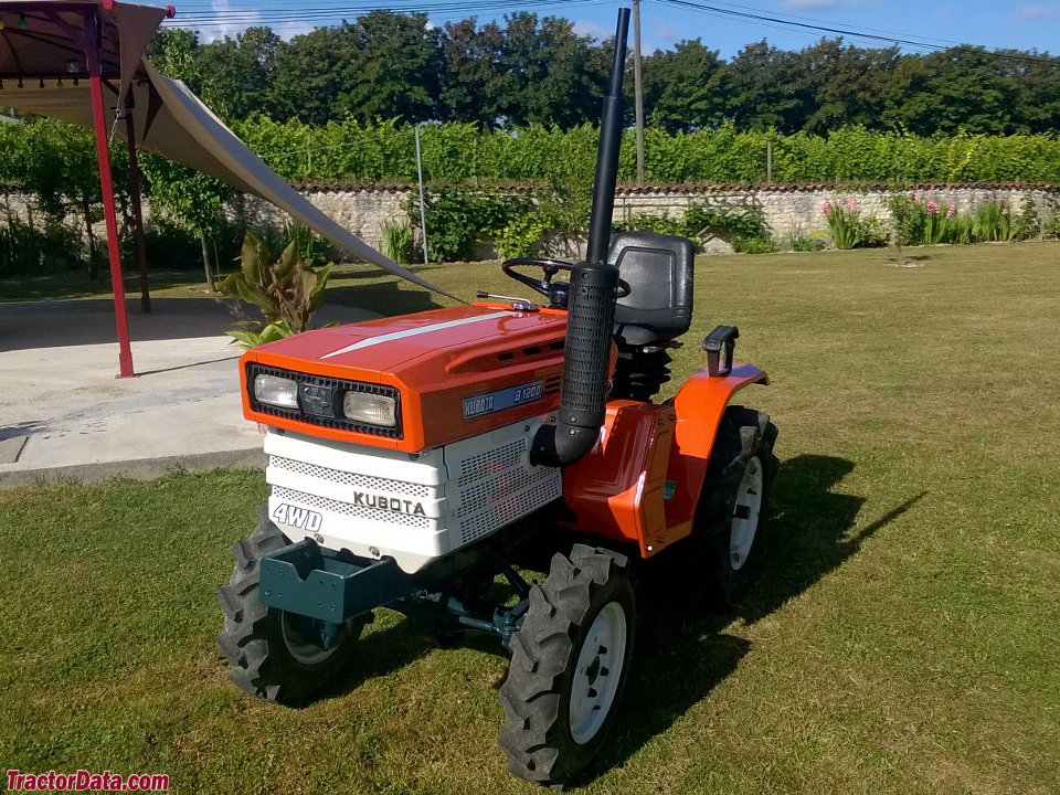 TractorData.com Kubota B1200 tractor photos information