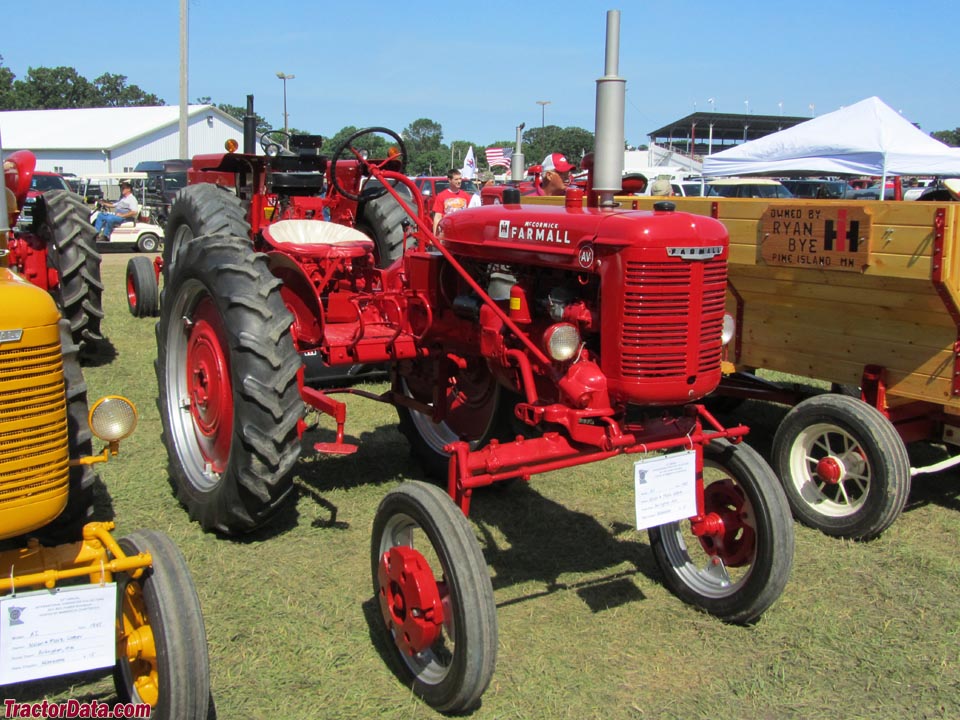 Farmall AV.