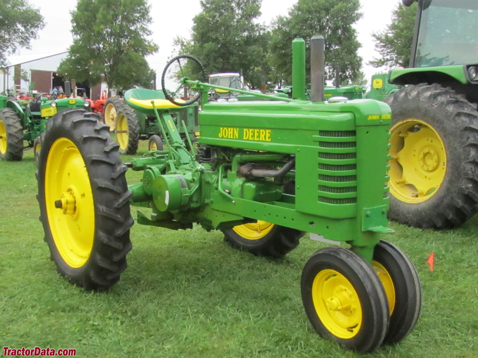 Early-styled John Deere B.