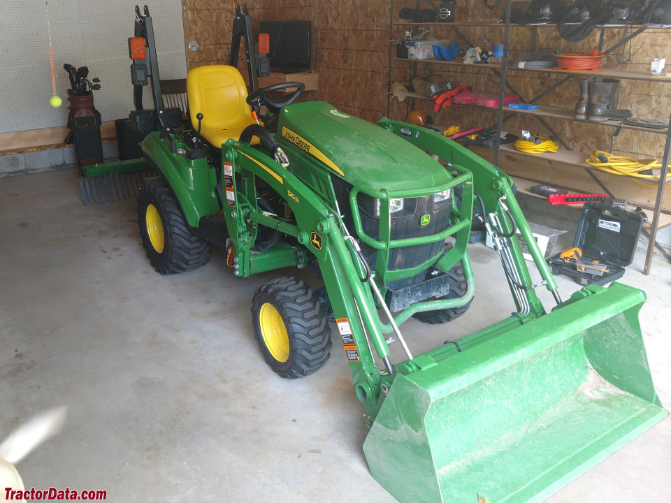 John Deere 1023E, right side.