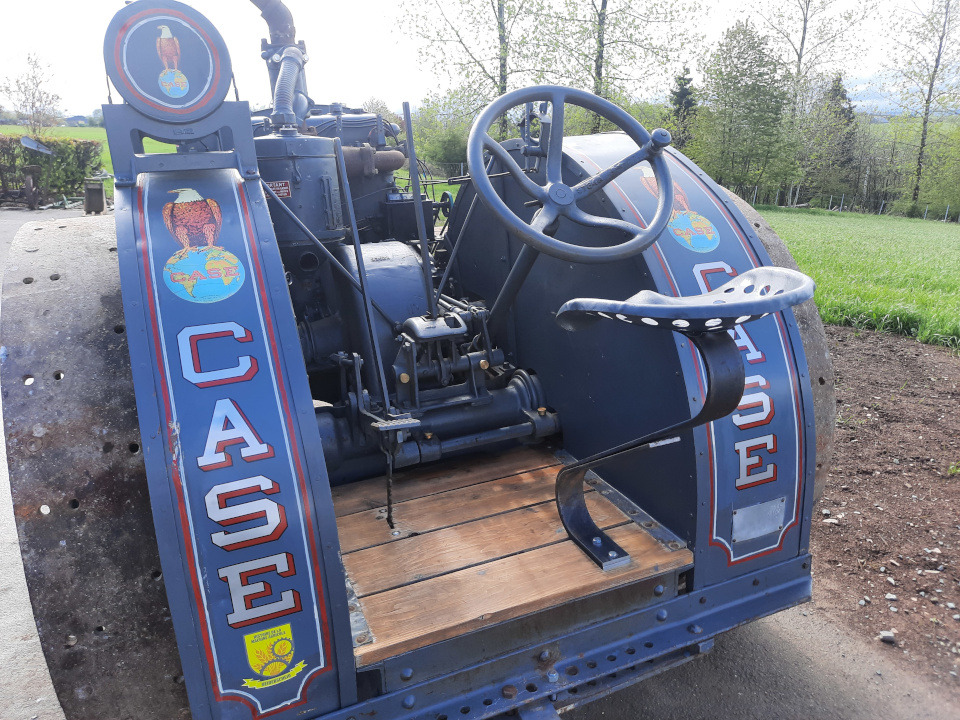 J.I. Case Crossmotor 25-45 operator station and controls.