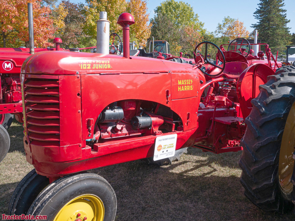 Massey-Harris 102 Junior