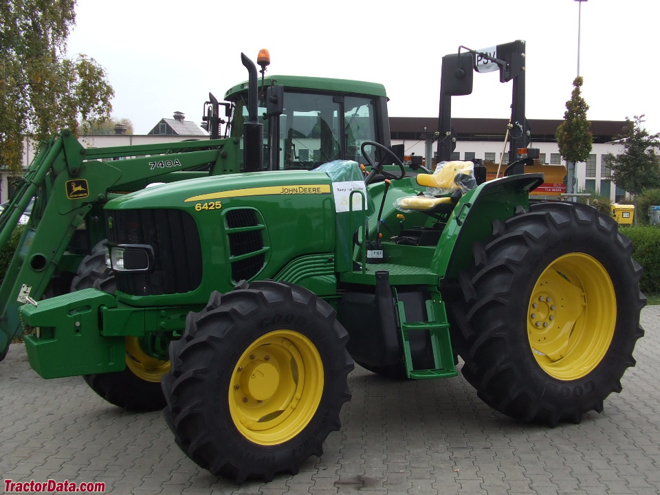 John Deere 6425